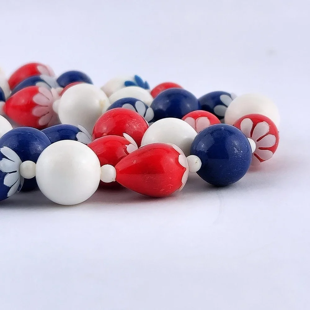 Vintage Red White Blue Triple Strand Bead Necklace Patriotic USA Hong‎ Kong